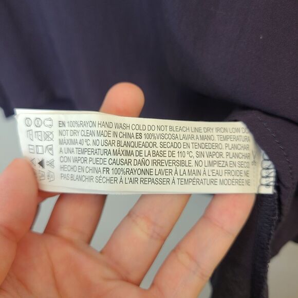 Forever 21 Navy Blue Sleveless Scoop Neck Lightweight Pullover Tank Top Womens S - Picture 9 of 9